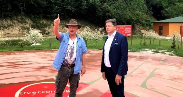 Hadžikadić oduševljen Bosanskom dolinom piramida: ‘Semir Osmanagić radi na projektu koji će promijeniti ovu državu!’
