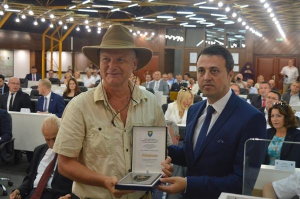 Čestitka premijera ZDK-a Mirze Ganića Fondaciji APBPS povodom prestižne nagrade na festivalu u Berlinu