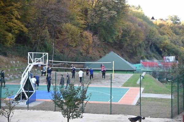 ODRŽAN TEAM BUILDING FONDACIJE I OTVORENI NOVI SPORTSKI TERENI
