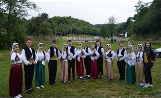 Subota uz folklor u parku Ravne 2