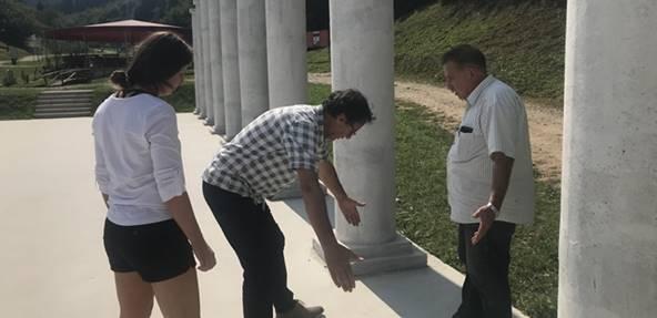 U NEDJELJU 20.SEPTEMBRA U PARKU „RAVNE 2“ PREDSTAVA „PROFESIONALAC“ TEATRA „TOTAL“ IZ VISOKOG