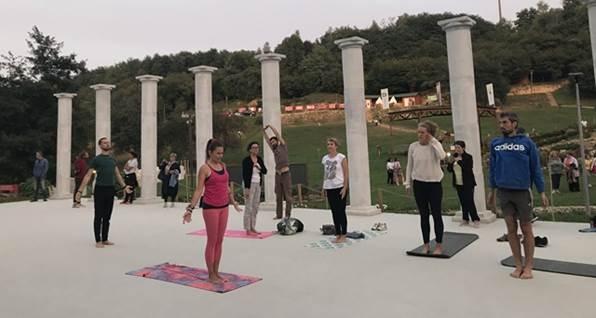 SPEKTAKULARNA YOGA NIGHT CHILL OUT SA SANJOM ŠARIĆ