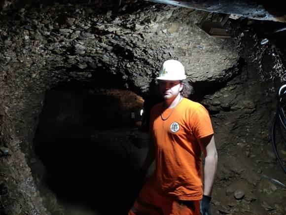 MLADI ŠVICARAC VOLONTIRA U BOSANSKOJ DOLINI PIRAMIDA