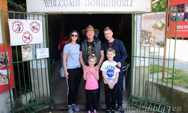 Holivudski glumac i visočki zet s porodicom posjetio Park Ravne