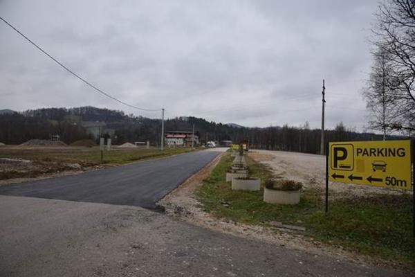 VLASTITIM SREDSTVIMA STVARAJU BOLJE USLOVE ZA SVE GOSTE – ASFALTIRANJE PUTEVA I NOVI PROJEKTI U KOMPLEKSU RAVNE