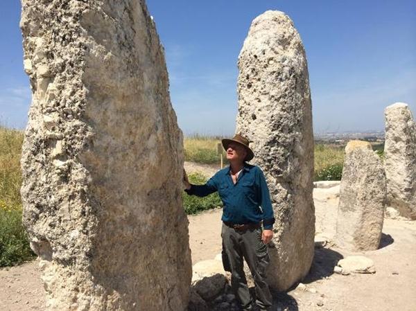 TEL GEZER MONOLITI
