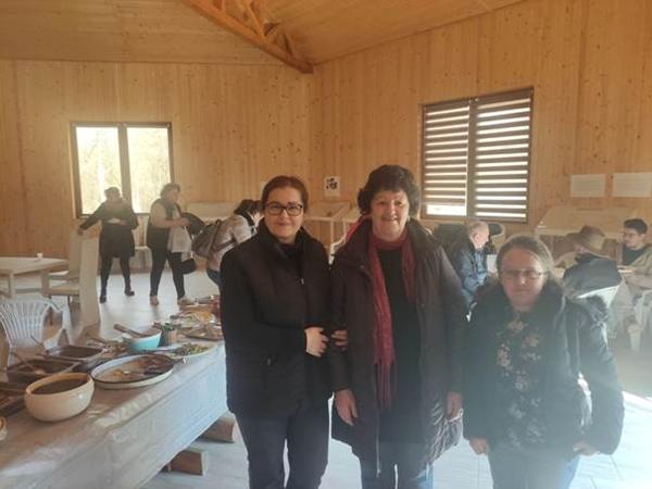 VRIJEDNE ŽENEMOŠTRA ODUŠEVLJAVAJU STRANCE TRADICIONALNOM BOSANSKOM KUHINJOM