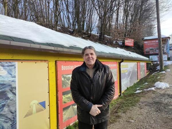 ZIJAD SIPOVIĆ S PORODICOM U POSJETI BOSANSKOJ DOLINI PIRAMIDA