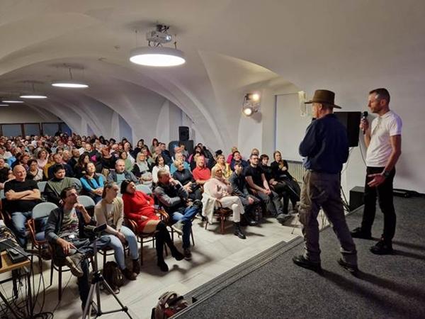 WHO FILLED THE CASTLE IN THE TOWN OF VSETIN IN CZECH REPUBLIC?