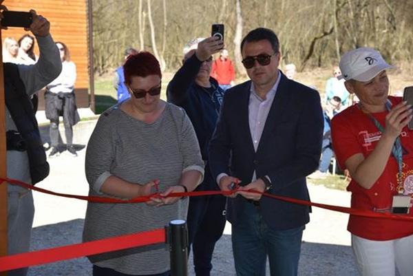 MINISTRICA DŽENANA ČIŠIJA I GRADONAČELNIK VISOKOG MIRZA GANIĆ OTVORILI „TRG NIKOLE TESLE“