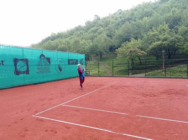 BUDUĆI ŠAMPIONI SE PRIPREMAJU U TENISKOM CENTRU PARKA “RAVNE 2”