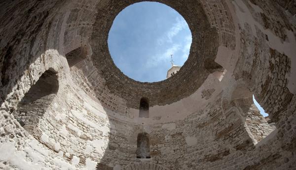 VESTIBUL – DIOKLECIJANOV PORTAL SUNCA