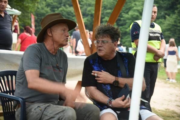 TREĆE VEČERI FESTIVALA PUBLIKU ZABAVILA LEGENDARNA „CRVENA JABUKA“