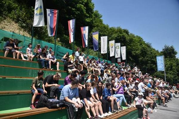 U PARKU „RAVNE 2“  ODRŽANA MANIFESTACIJA „SPORTSKE ZVIJEZDE ZA DJECU BEZ RODITELJA“