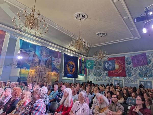 OVACIJE DR OSMANAGIĆU NA ‘GLASTONBURY SIMPOZIJUMU’