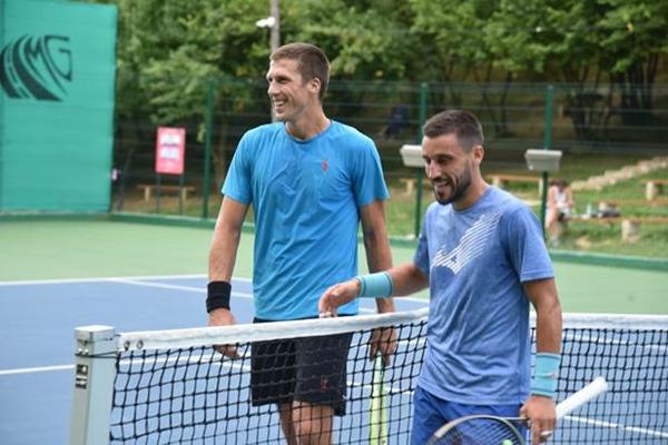 MEČ DVOJICE NAJBOLJIH BH. TENISERA U PARKU ‘RAVNE 2’