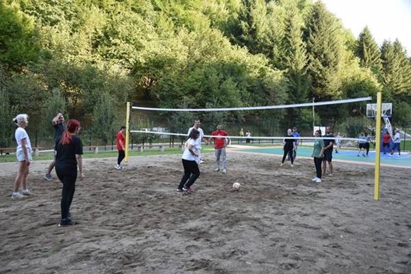 ODRŽAN TEAM BUILDING FONDACIJE – UPOSLENICI UŽIVALI U SPORTSKIM AKTIVNOSTIMA