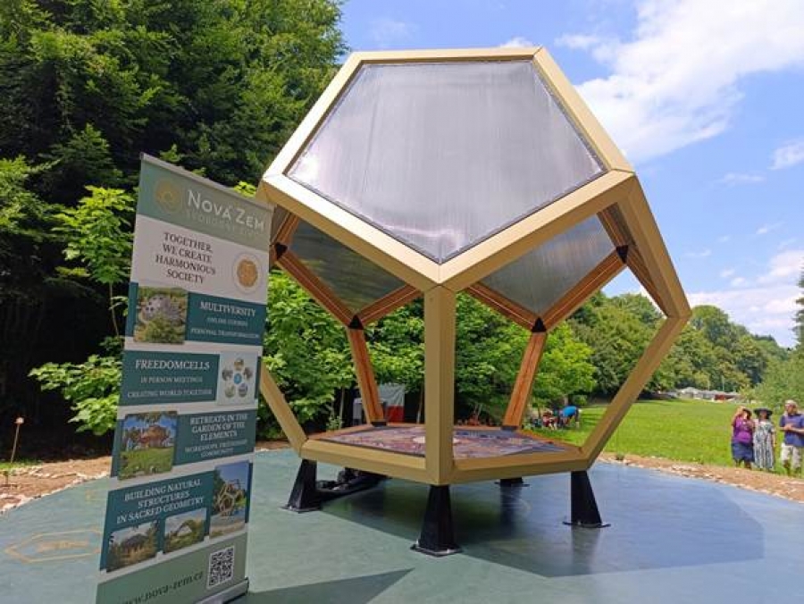 SVEČANO OTVORENA NOVA INSTALACIJA U PARKU „RAVNE 2“ – DODEKAEDER JIRIJA VONDRE IZ ČEŠKE