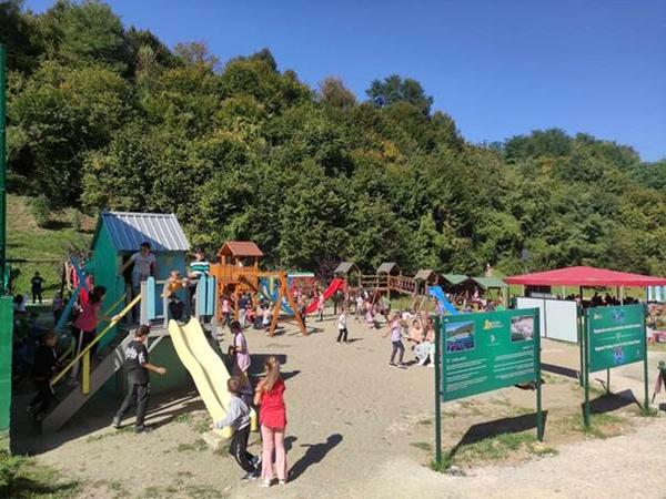 200 MALIŠANA IZ ŠKOLE „SAFVET-BEG BAŠAGIĆ“ IZ BREZE BORAVILO U PARKU „RAVNE 2“