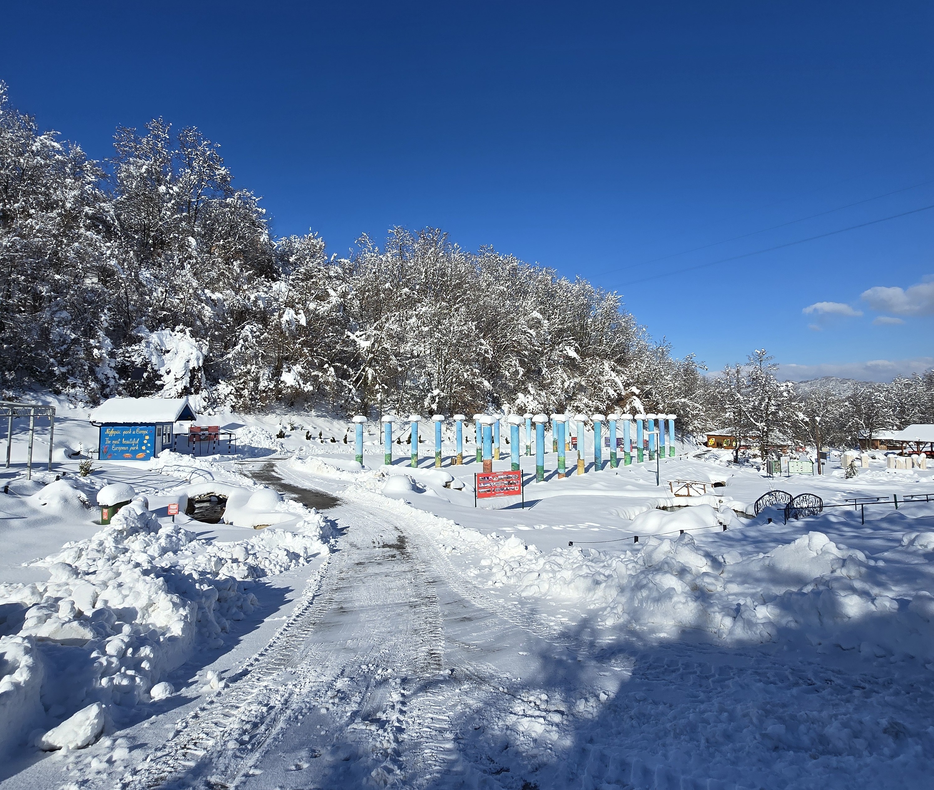 Park Ravne 2 prekriven snijegom: Zimski mir bez gužve