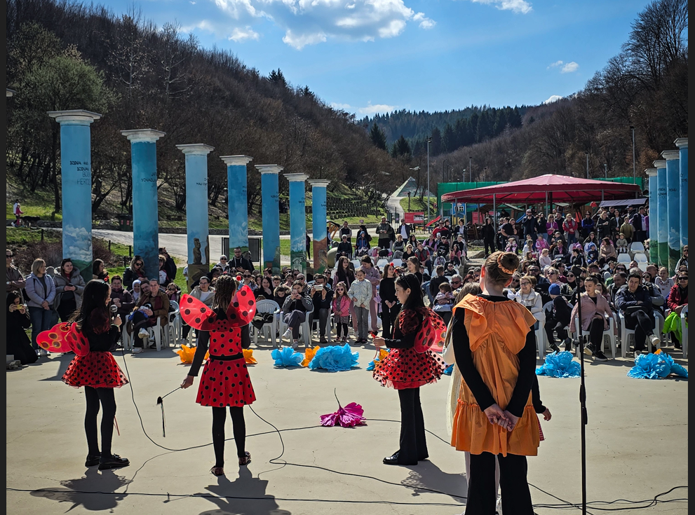 Djeca, igra i muzika obilježili „Pozdrav proljeću“ u Parku