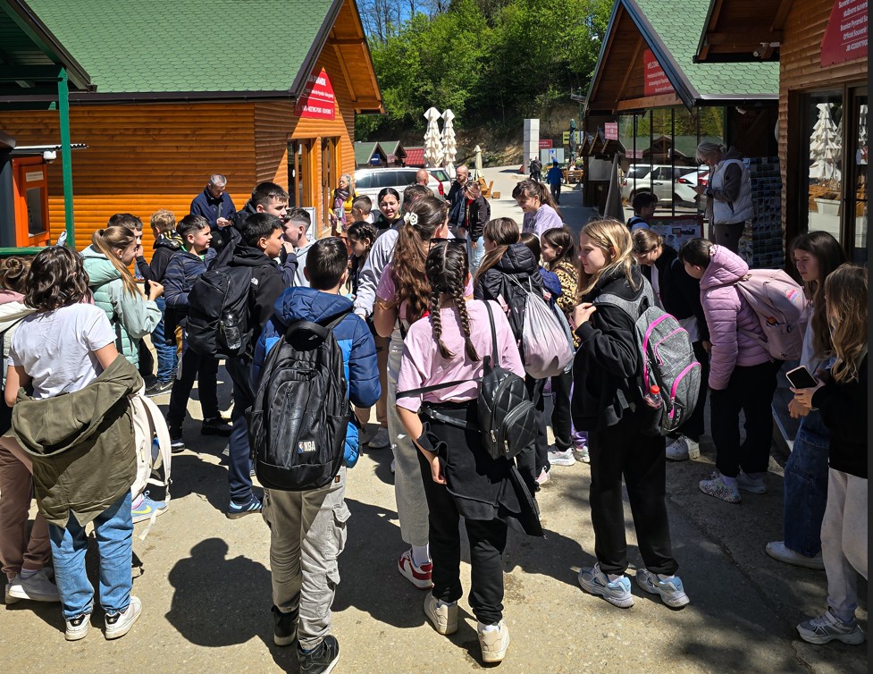 Stotine učenika iz Tuzle i Brčkog u edukativnoj posjeti Visokom