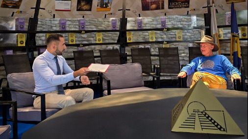 Newsmax Balkans u Bosanskoj dolini piramida: Intervju s dr. Semirom Osmanagićem o fenomenu koji je promijenio Visoko