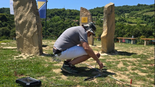 Geodetski stručnjak iz Srbije istražuje tumulus u Vratnici: Georadarska mjerenja potvrdila više podzemnih anomalija