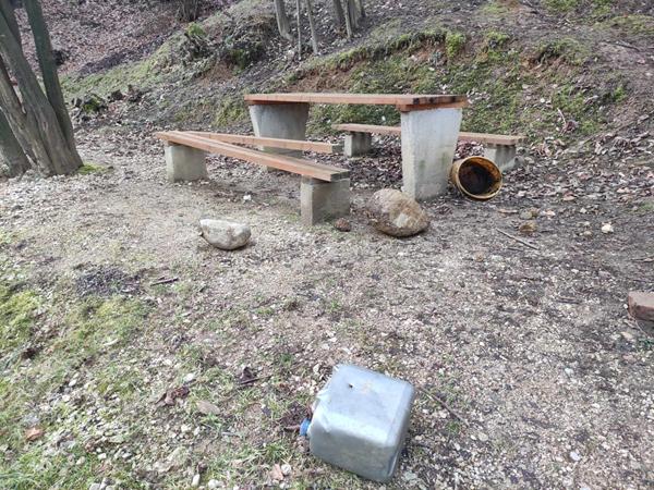 NEPROFESIONALAN ANGAŽMAN FIRME NA IZVOĐENJU RADOVA U NASELJU DUBRAVE UZROKOVAO ŠTETU U PARKU „RAVNE 2“