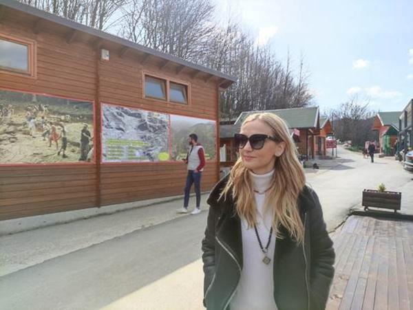 TEKST I VIDEO: UMJETNICA NATALIJA TIPSAREVIĆ – TIŠINA KOJU „ODSLUŠAM“ U TUNELIMA RAVNE PRIJA MOM ZDRAVLJU I UMJETNIČKOM RADU