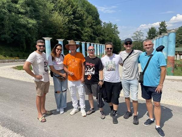 ČLANOVI BENDA S.A.R.S POSJETILI TUNELE RAVNE I PARK „RAVNE 2“