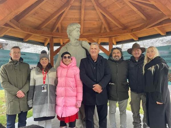 (VIDEO) PAVILJON POSVEĆEN DRŽAVNIKU BATONU OTVOREN U PARKU „RAVNE 2“