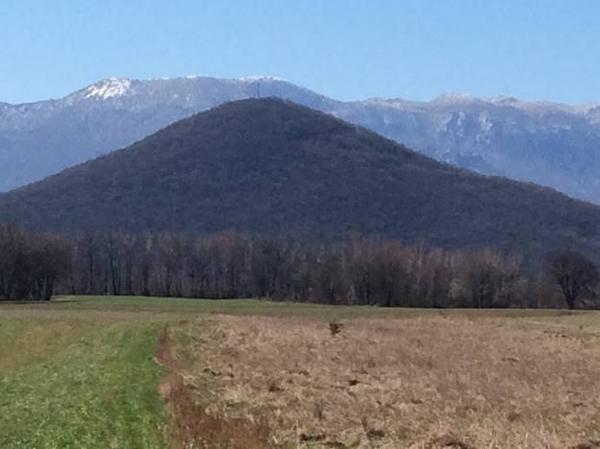 PIRAMIDA U TESLINOM SMILJANU?
