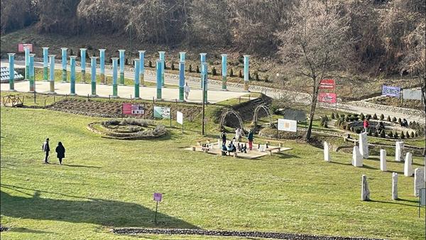 Sunčan januarski dan u kompleksu Ravne u Visokom (26.01.2025)