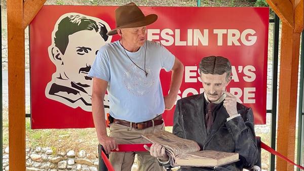 Tura po parku “Ravne 2” sa dr. Semirom Osmanagićem