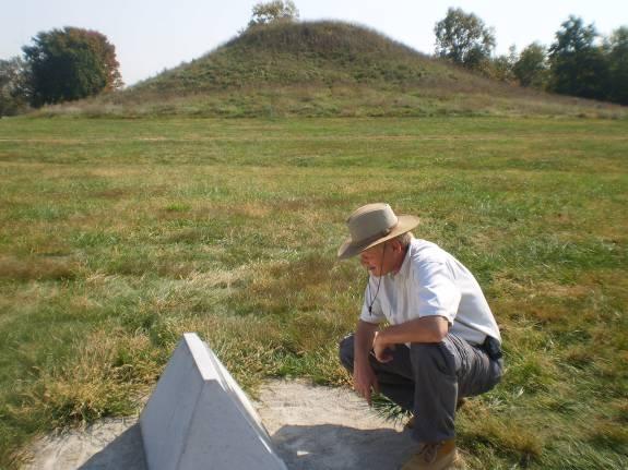 AMERIČKE CAHOKIA PIRAMIDE