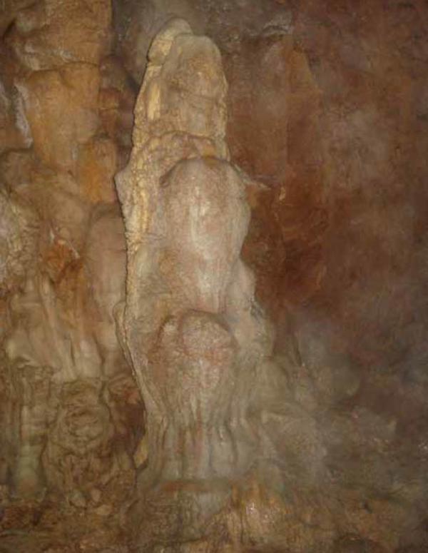 GRAVIŠĆE I ZAČARANA SPILJA