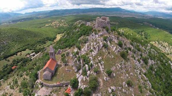 UTVRDA ČAČVINA: DRUGA DIMENZIJA