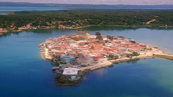 VELIKO OTKRIĆE U GUATEMALI: Stotine žrtvenih alata pronađeno u jezeru Peten Itza