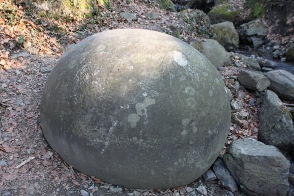 Izvor pozitivne energije: Fenomen kamenih kugli kod Zavidovića i danas je misterija (FOTO)