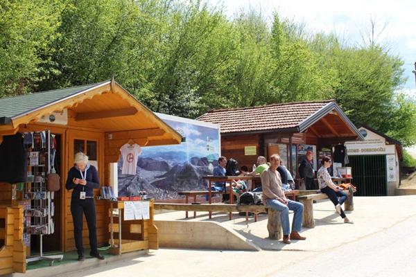 FOTO: Iako sezona zvanično nije počela, visočka arheološka nalazišta prepuna turista