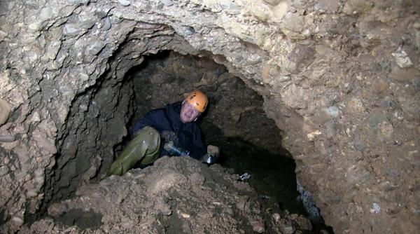 Tunnel shape and the reason for being filled completely up to the top