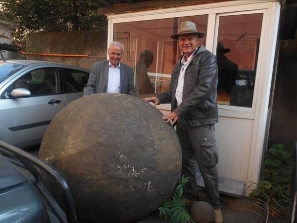 KAMENE KUGLE U ALBANIJI