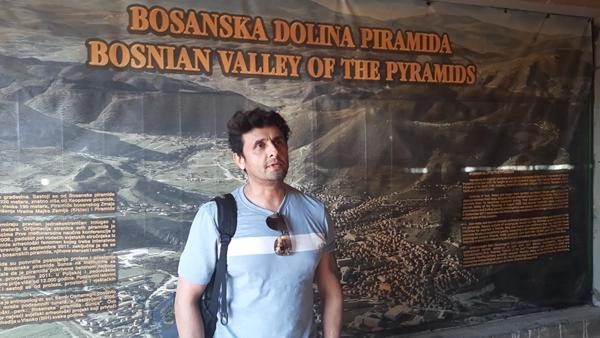 Bollywood Superstar Sonu Nigam Impressed by the Ravne Tunnels
