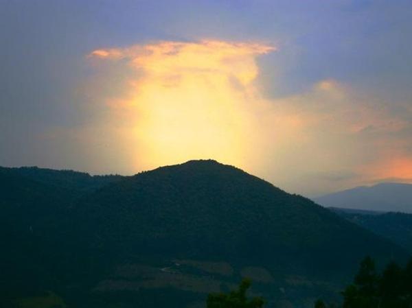 Pyramids: the influence of form on the environment