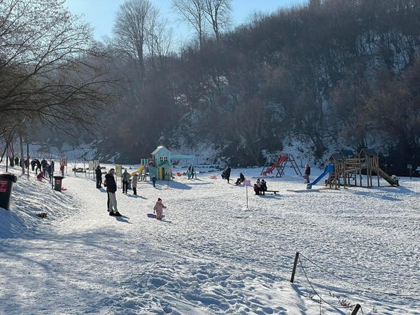 Zimska čarolija u parku “Ravne 2”