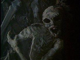 POD PLAŠTOM TAJNE (37)