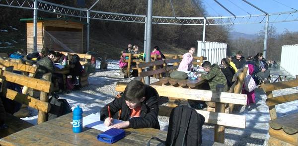 SUNCE I UGODNE TEMPERATURE IZMAMILE POSJETIOCE U PARK RAVNE 2