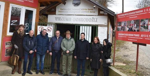DELEGACIJA IZ SRBIJE POSJETILA BOSANSKU DOLINU PIRAMIDA