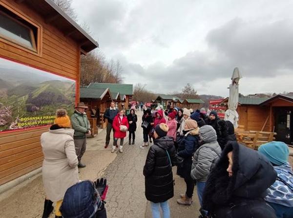 GOSTI IZ HERCEG NOVOG FASCINIRANI PRAHISTORIJSKIM TUNELIMA RAVNE